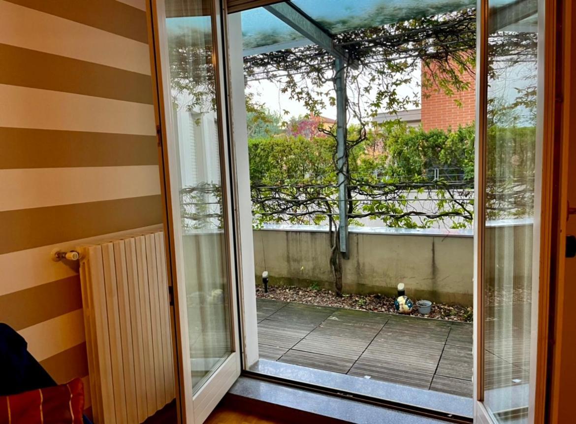 Bergamo Bilocale Nuovo In Centro 4 Posti Lettoアパートメント エクステリア 写真